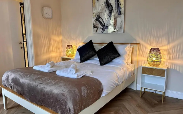 Brighton City View 3-bed Retreat