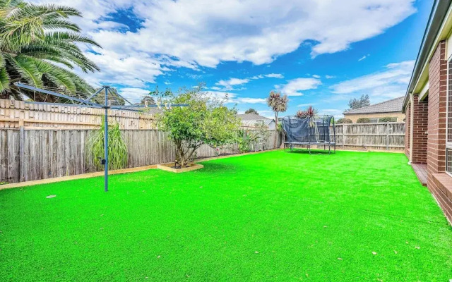 StayAU Spacious Stay Point Cook
