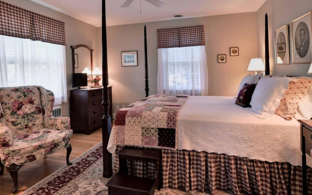 Bentley Manor Inn