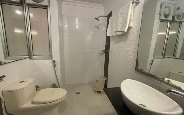 Hotel Aashish