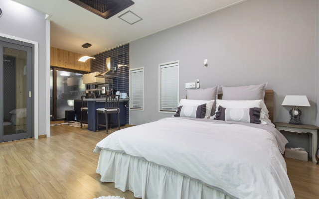 Lim Sea Side Poolvilla Pension