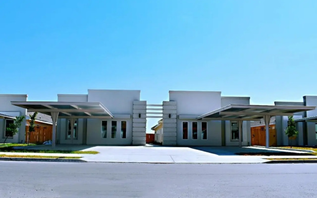 Beautiful Apartment 9 min to Mercedes Outlets