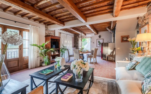 Valle del Sole Winery Farmhouse