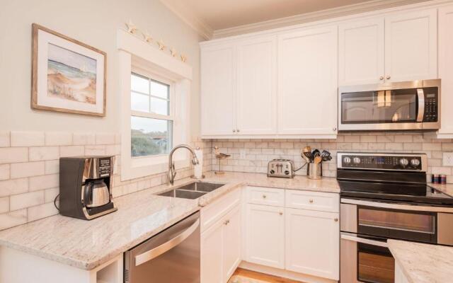 Pier Walker by Oak Island Accommodations