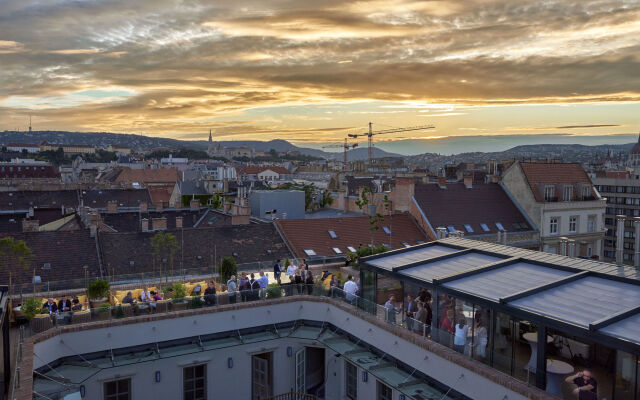 Aria Hotel Budapest by Library Hotel Collection