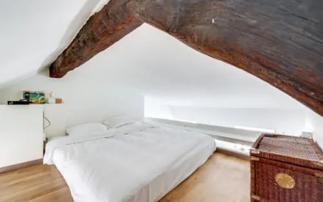 Paris 1st - Chatelet Les Halles - Rue Ferronnerie - Id 161