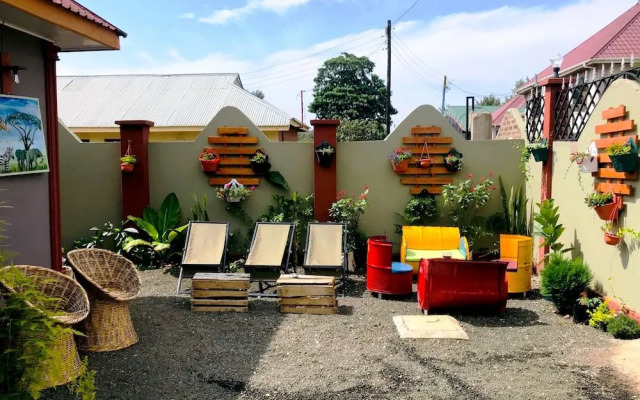 Savannah House - Hostel