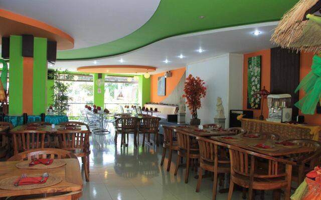 Grand Santhi Hotel