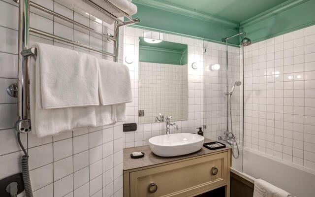 SKY B4 (Скай Б4)