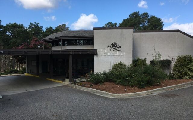 The Inn at Houndslake