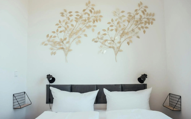 The Rix Studios & Suites