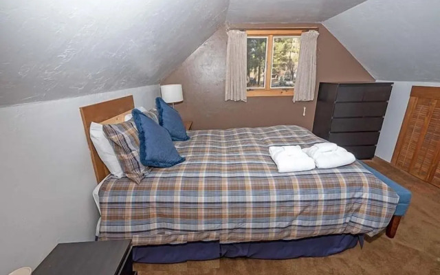 750 Stanford Avenue 3 Bedroom Cabin by RedAwning