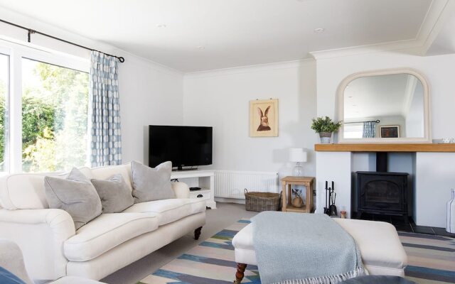 Beach House With Pool in West Wittering