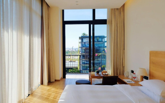 Taihua Wutong Hotel