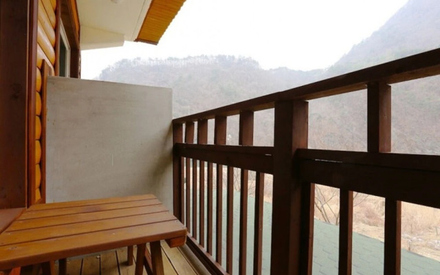 Yeongwol Dongkang Hasoel Pension