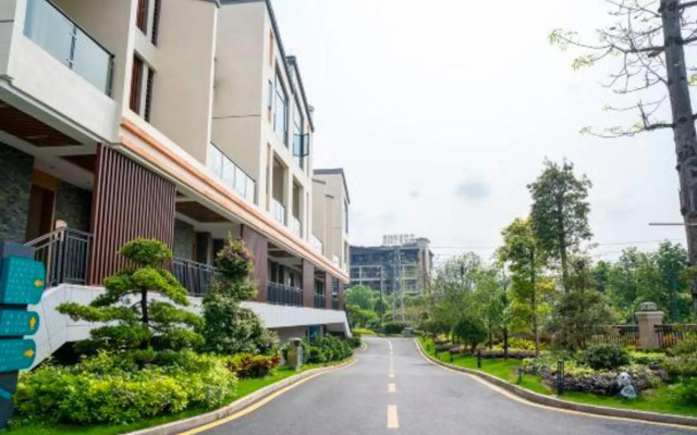 Gaotan Hot Spring Hotel