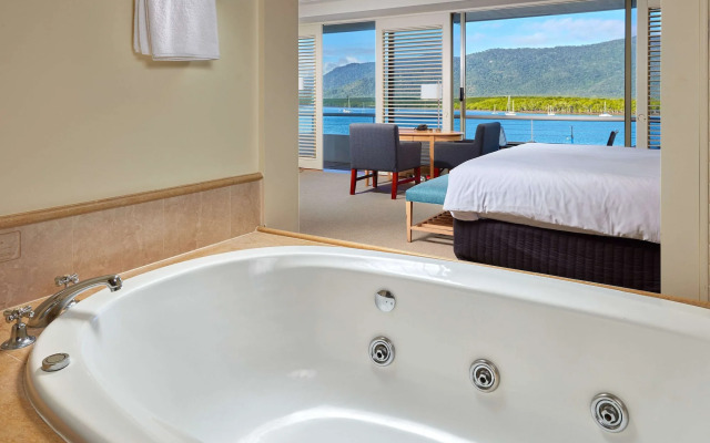 Pullman Reef Hotel Casino