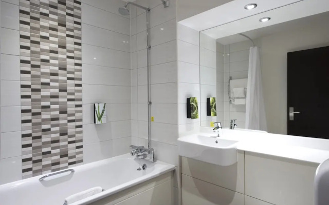 Premier Inn Gloucester (Quayside)