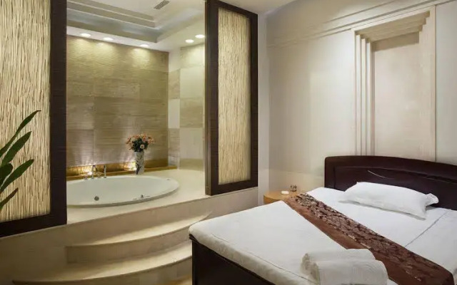 Crowne Plaza Dandong