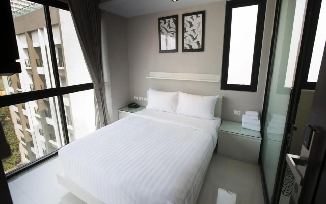 Serenotel Pattaya Beach Front