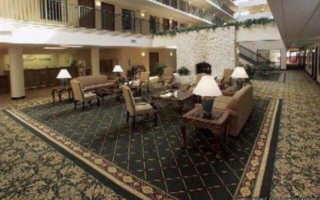 WyteStone Suites Potomac Mills