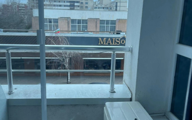 Colonel apartment 845