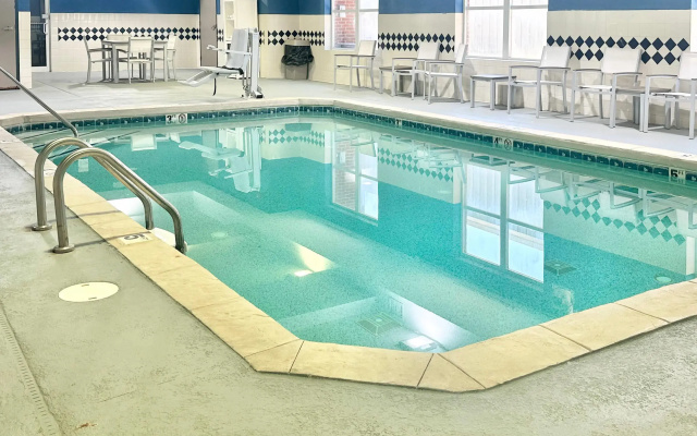 Comfort Inn & Suites Calhoun South