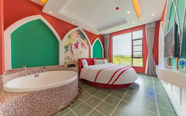 Love Home Theme Hotel Kunming Airport