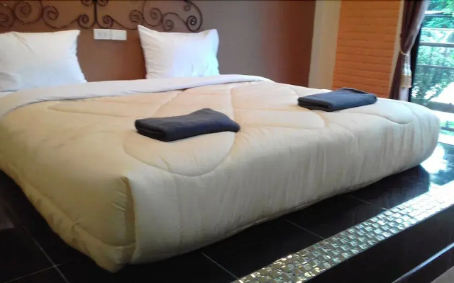 Maladee Hotel