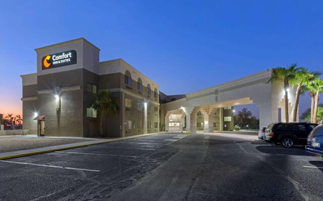 Comfort Inn & Suites Surprise Near Sun City West