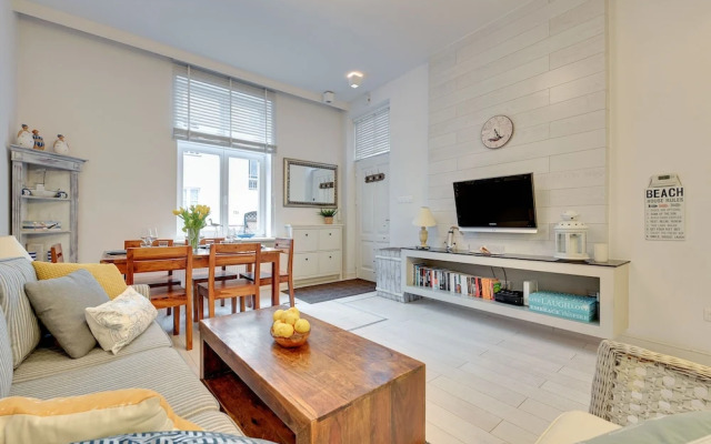 Lion Apartments - Scandi Love III