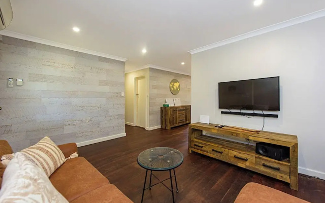Willmott Beach House