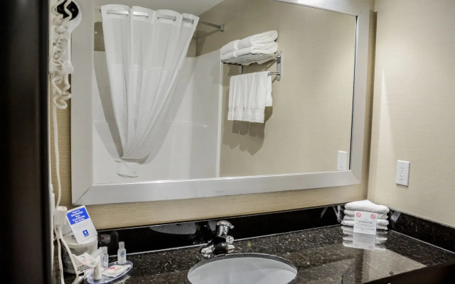 Comfort Inn & Suites
