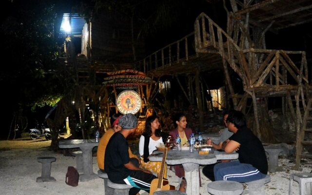Nyuh Bengkok Tree House