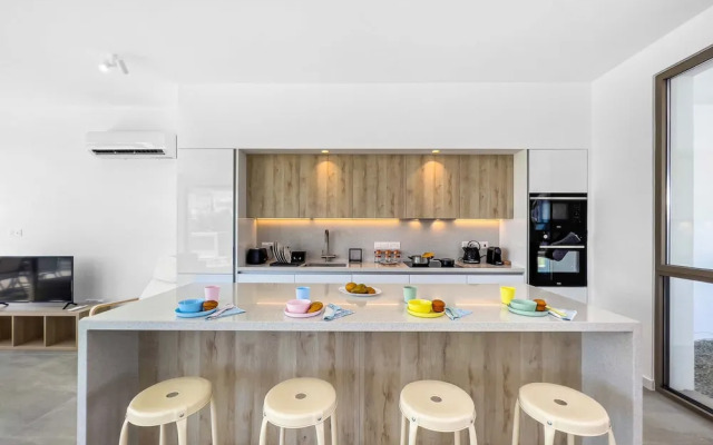 Azure Seaview - Garnet Villa