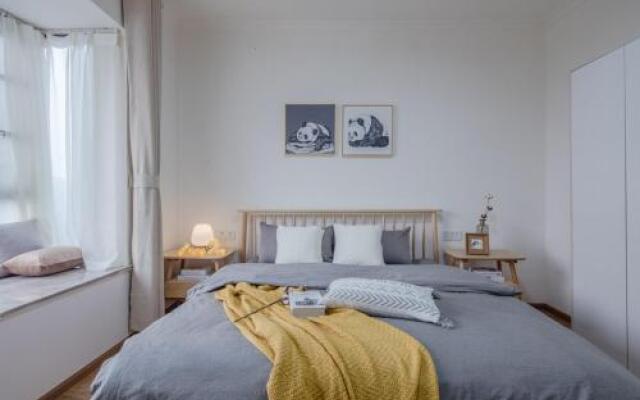 Chengdu Chenghua·Giant Panda Breeding Base Locals Apartment 00149350
