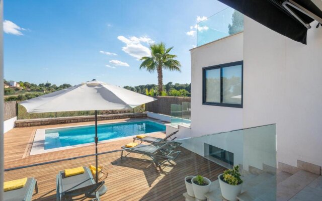 Villa Casa Marian for 8 with swimming pool, garden and close to beach