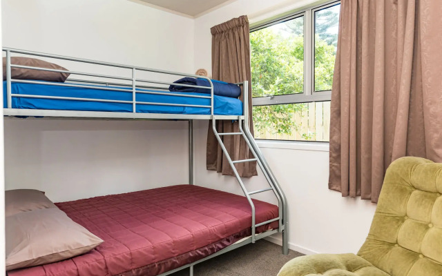 Waitangi Beach Units