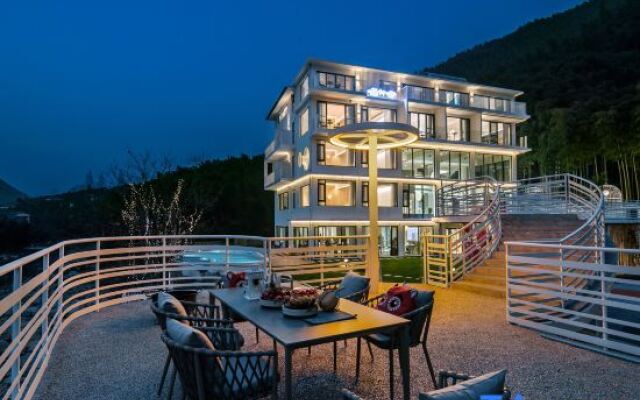 Yaojia｜Township see cloud bamboo Valley river hot spring guest house