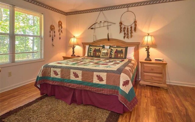 Mountain Hideaway 1 Bedroom Home with Fireplace