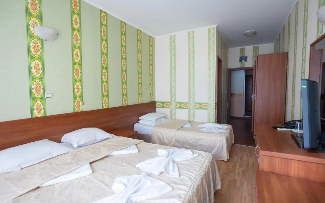Lotos Hotel