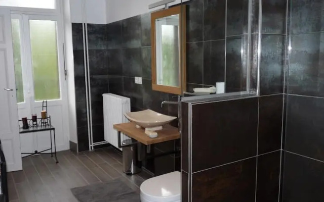 Chambres dHôtes Côté Parc-Côté Jardin