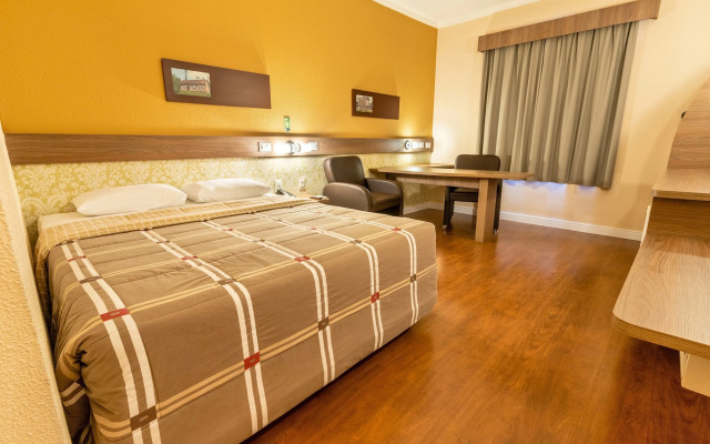 dec 10 hotel