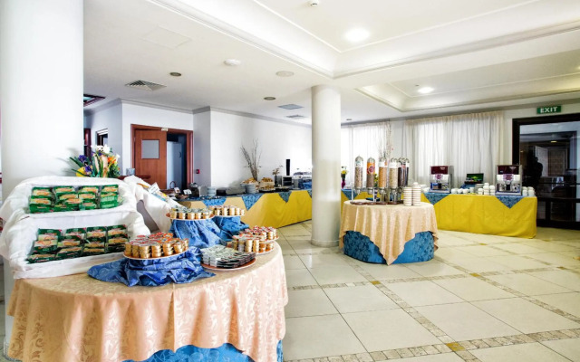 Hotel Tritone