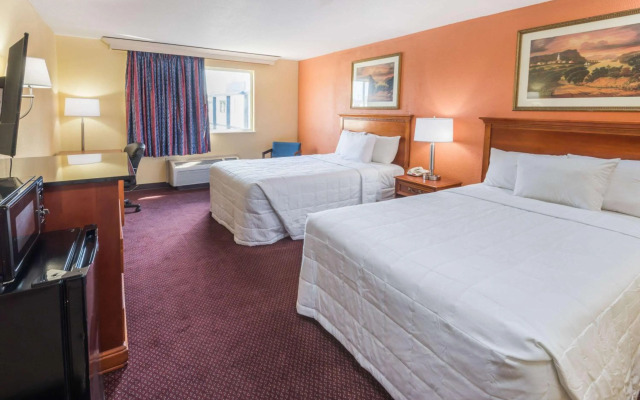Columbus Grand Hotel & Banquet Center