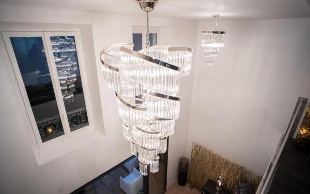 Venue C , Luxury 6 Bedroom Mansion