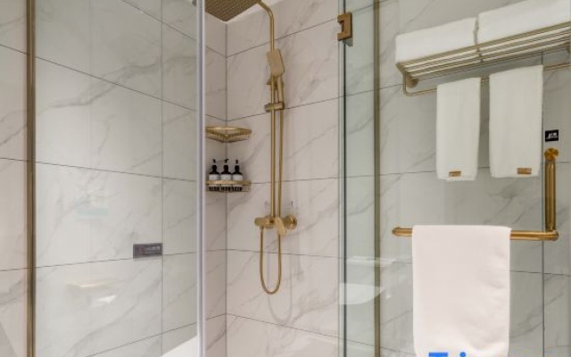 Haofite Hotel (Guang'an Wuyue Plaza) – Bathroom – Guang'an