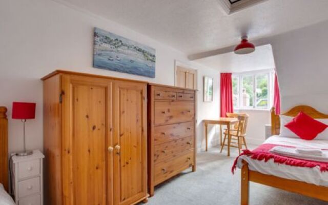 House Violet Looe