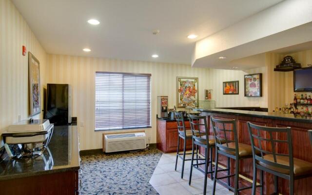 Cobblestone Inn & Suites - Clintonville
