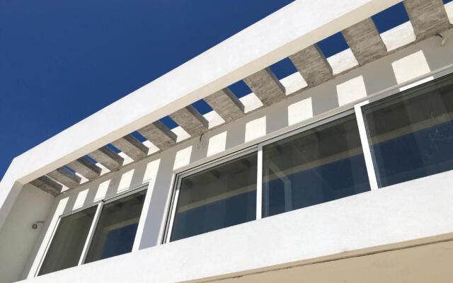 Kuro Beach House